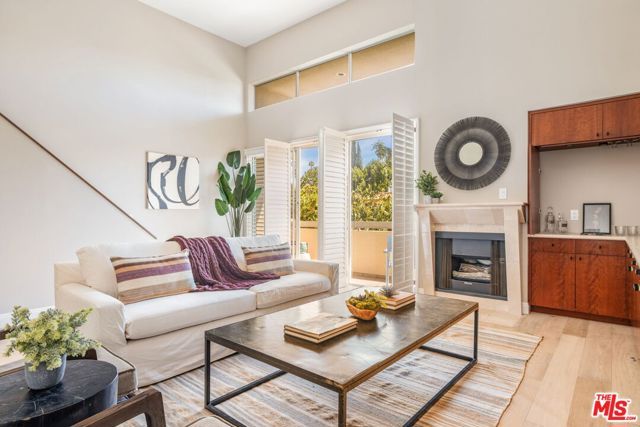 10511 Ashton Avenue 305, Los Angeles, CA 90024