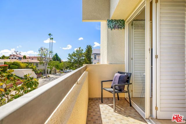 10511 Ashton Avenue 305, Los Angeles, CA 90024
