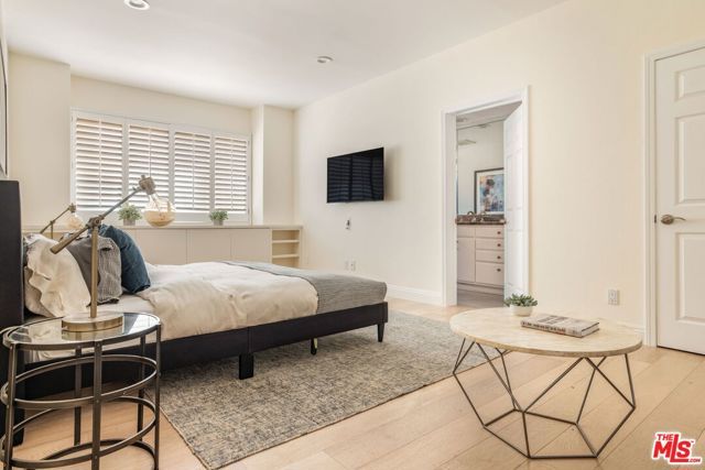 10511 Ashton Avenue 305, Los Angeles, CA 90024