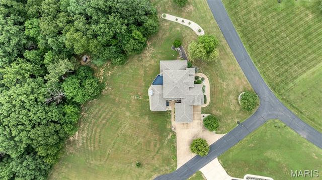1 Cedar Lake Court, Troy, MO 63379