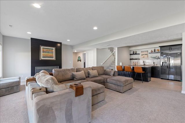 6518 S 208 Avenue, Elkhorn, NE 68022
