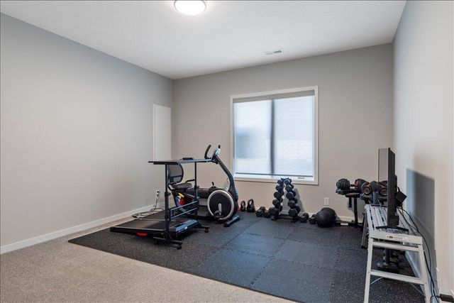 6518 S 208 Avenue, Elkhorn, NE 68022