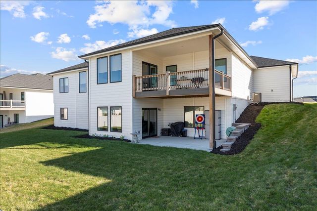 6518 S 208 Avenue, Elkhorn, NE 68022