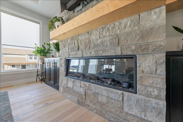 6518 S 208 Avenue, Elkhorn, NE 68022