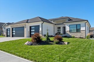 6518 S 208 Avenue, Elkhorn, NE 68022