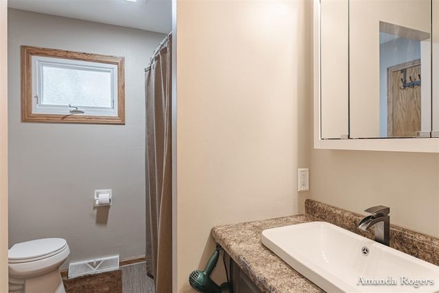 1780 Woodrun Drive, Lowell, MI 49331