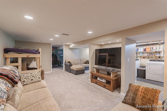 1780 Woodrun Drive, Lowell, MI 49331