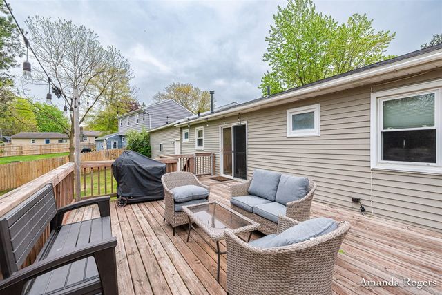 1780 Woodrun Drive, Lowell, MI 49331