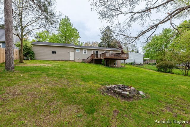 1780 Woodrun Drive, Lowell, MI 49331