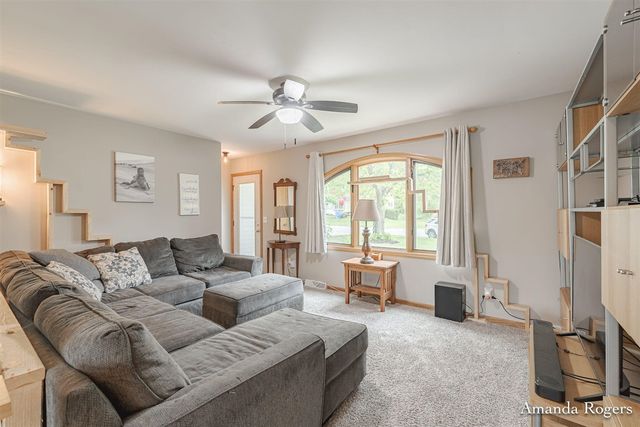 1780 Woodrun Drive, Lowell, MI 49331