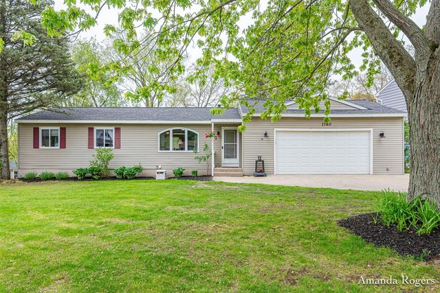 1780 Woodrun Drive, Lowell, MI 49331