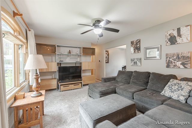 1780 Woodrun Drive, Lowell, MI 49331