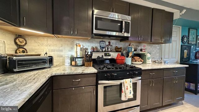 111 S KING ST, Magnolia, NJ 08049