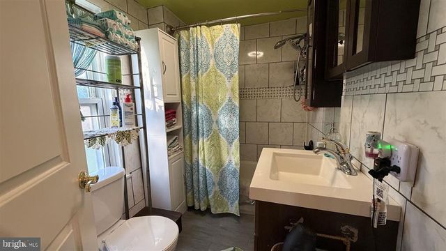 111 S KING ST, Magnolia, NJ 08049