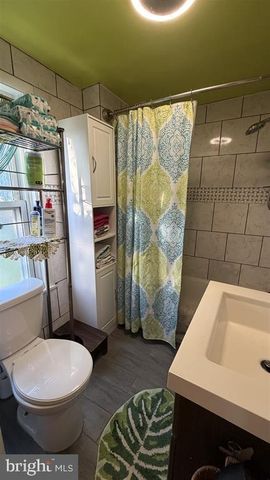 111 S KING ST, Magnolia, NJ 08049