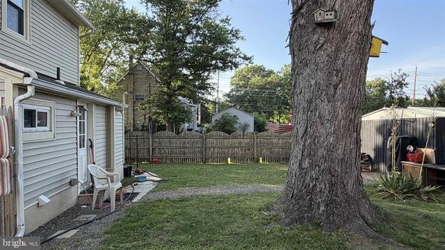 111 S KING ST, Magnolia, NJ 08049