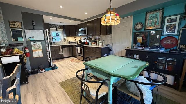 111 S KING ST, Magnolia, NJ 08049