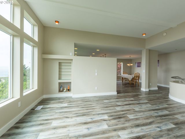 315 Ne VISTA TERRACE Ave, Depoe Bay, OR 97341