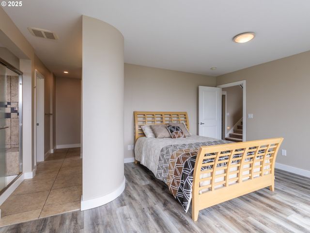 315 Ne VISTA TERRACE Ave, Depoe Bay, OR 97341