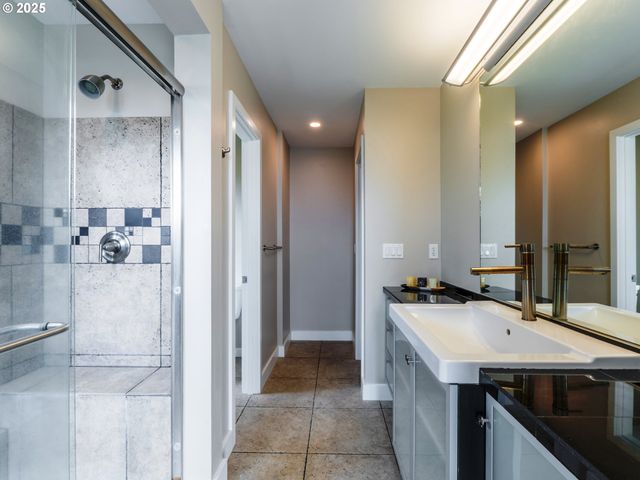 315 Ne VISTA TERRACE Ave, Depoe Bay, OR 97341