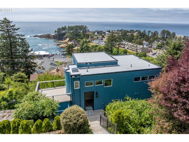 315 Ne VISTA TERRACE Ave, Depoe Bay, OR 97341