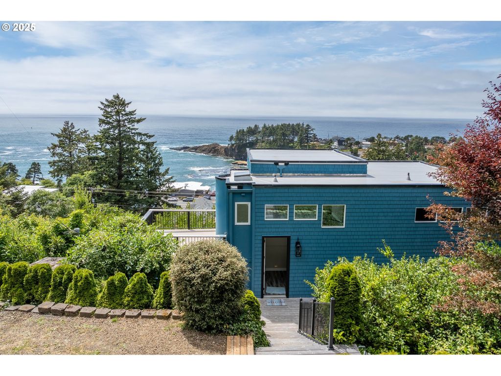 315 Ne VISTA TERRACE Ave, Depoe Bay, OR 97341