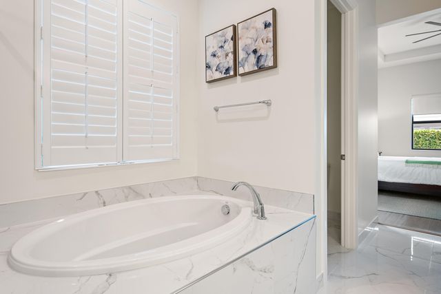 10038 Regency Way, Palm Beach Gardens, FL 33412