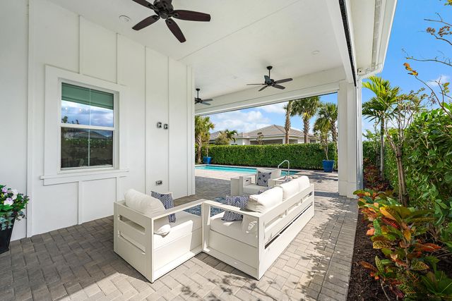 10038 Regency Way, Palm Beach Gardens, FL 33412