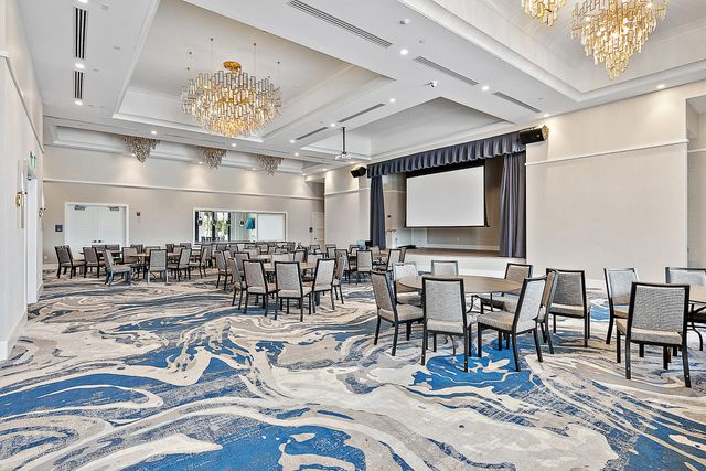 10038 Regency Way, Palm Beach Gardens, FL 33412