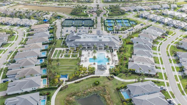10038 Regency Way, Palm Beach Gardens, FL 33412