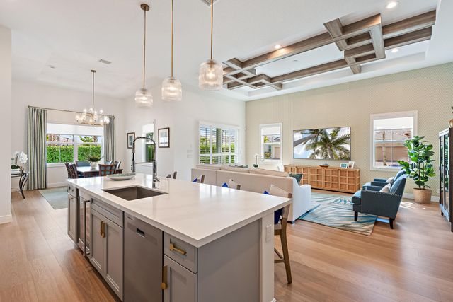 10038 Regency Way, Palm Beach Gardens, FL 33412