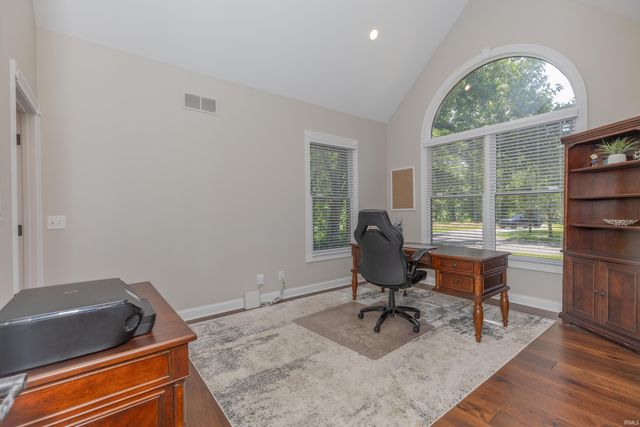 300 Beringer Drive, Evansville, IN 47711