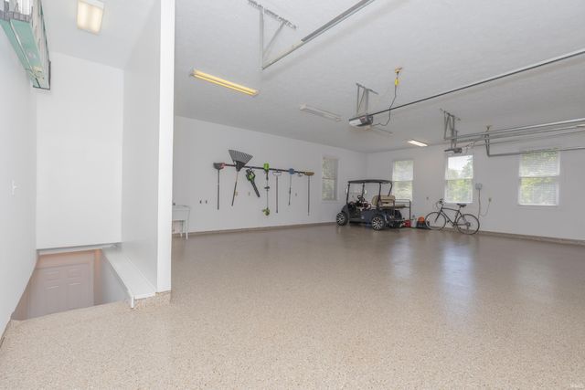 300 Beringer Drive, Evansville, IN 47711