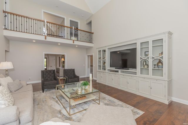 300 Beringer Drive, Evansville, IN 47711