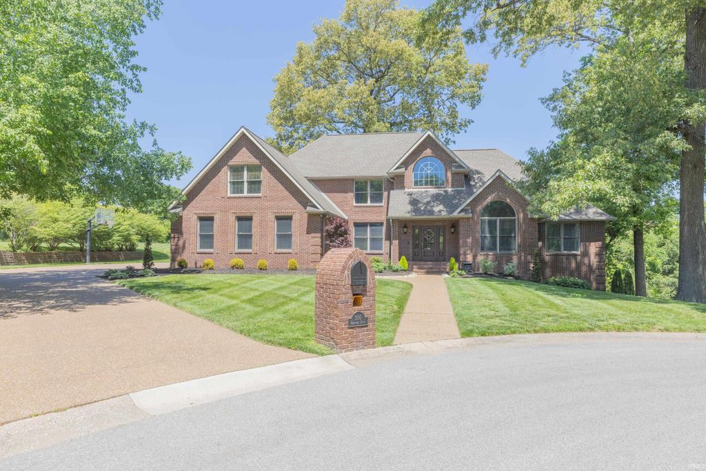 300 Beringer Drive, Evansville, IN 47711