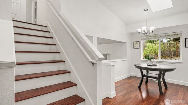 4002 NE 7th Court, Renton, WA 98056