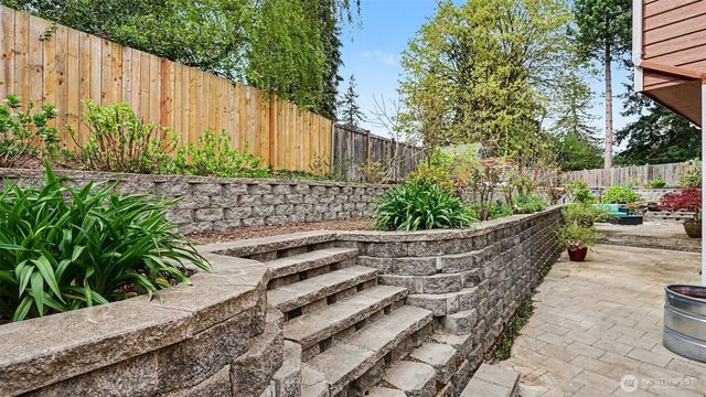4002 NE 7th Court, Renton, WA 98056