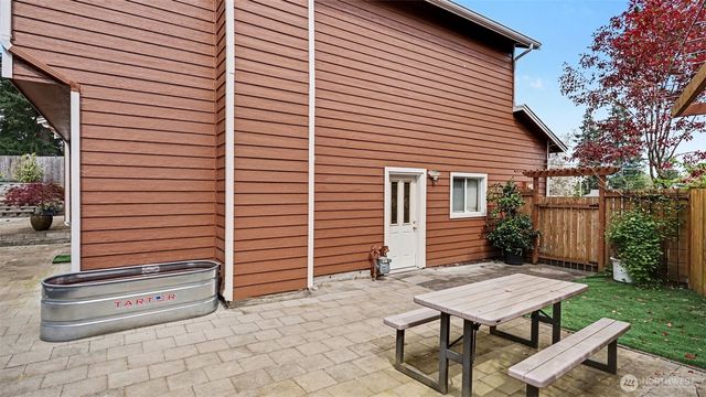 4002 NE 7th Court, Renton, WA 98056