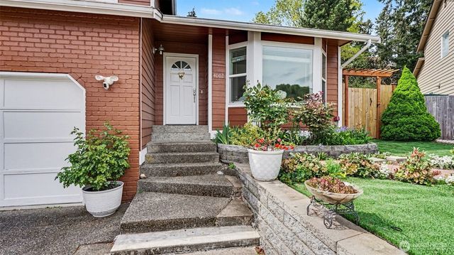 4002 NE 7th Court, Renton, WA 98056