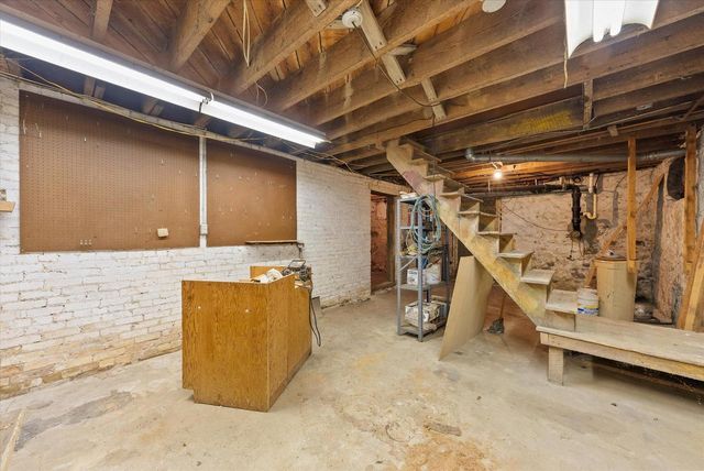 3661 Blue Goose ROAD, West Bend, WI 53095