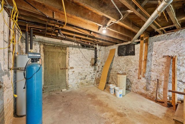 3661 Blue Goose ROAD, West Bend, WI 53095