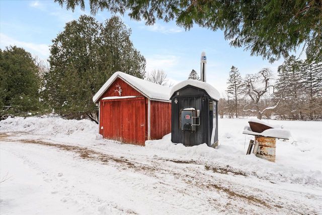 3661 Blue Goose ROAD, West Bend, WI 53095