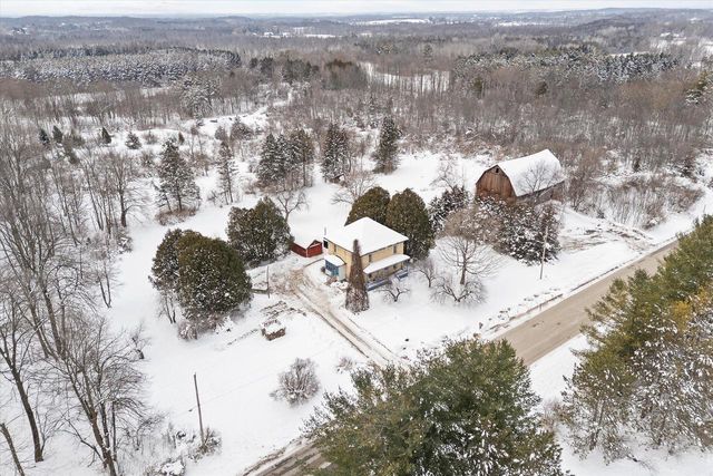 3661 Blue Goose ROAD, West Bend, WI 53095