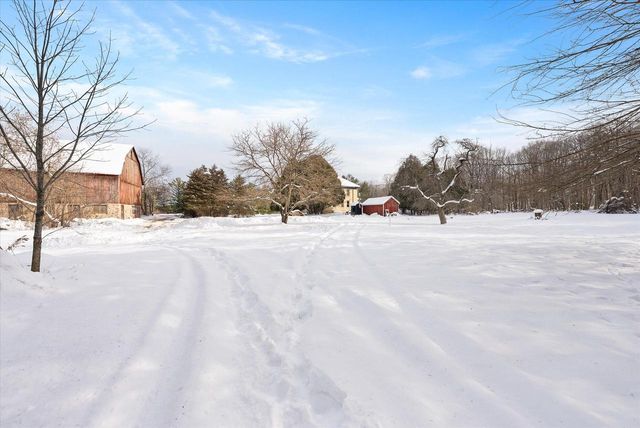 3661 Blue Goose ROAD, West Bend, WI 53095