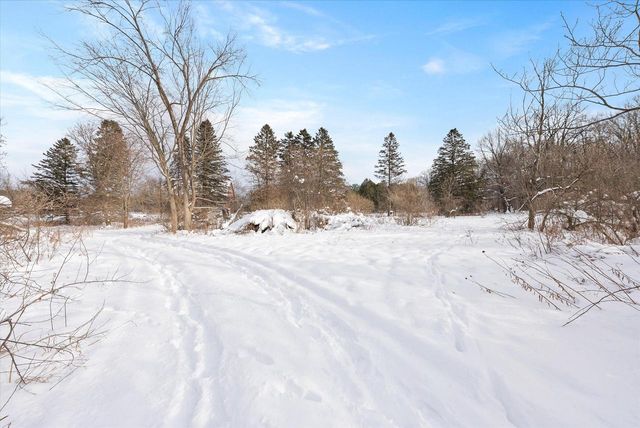 3661 Blue Goose ROAD, West Bend, WI 53095