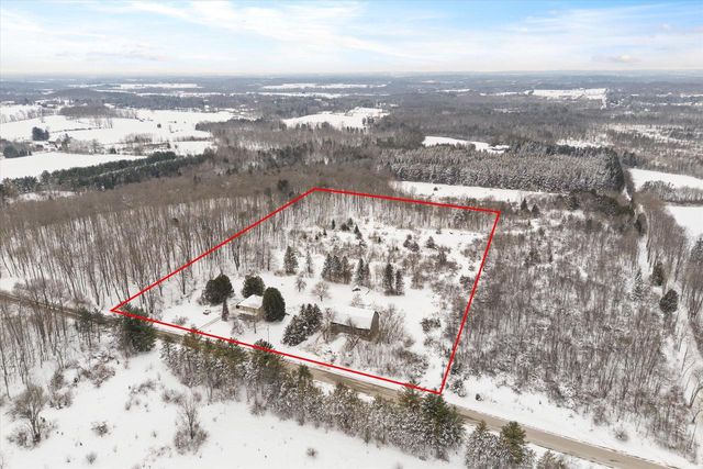 3661 Blue Goose ROAD, West Bend, WI 53095