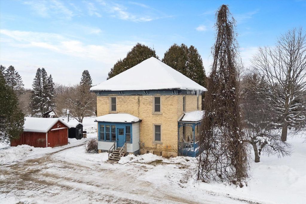 3661 Blue Goose ROAD, West Bend, WI 53095