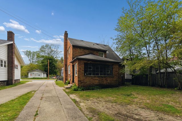 1017 Mcallister Avenue, Benton Harbor, MI 49022