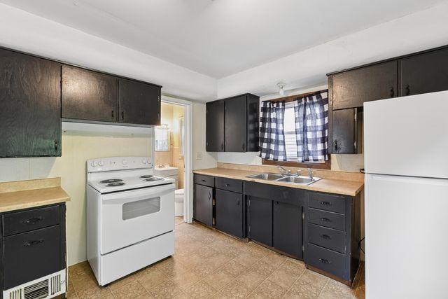1017 Mcallister Avenue, Benton Harbor, MI 49022
