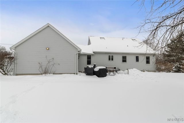 6338 Hamm Road, Lockport Town, NY 14094